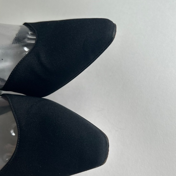 Stuart Weitzman Black Satin Rubber Straps Glitter Stone Close Toe Heels size 7.5 - Picture 10 of 14